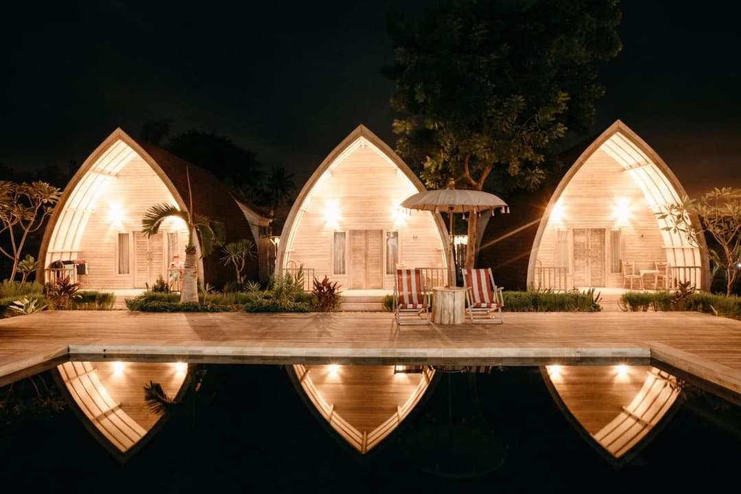 La Roja Bungalows — photo 1 of 35