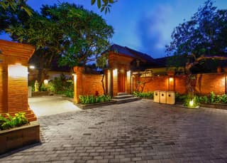 Kuta Seaview Beach Resort