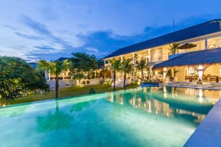 Villa Kusuma - Luxury Sea View 5 Bedroom Villa Close to Savaya