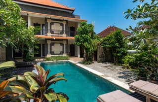 Eddys Cottages & Villa