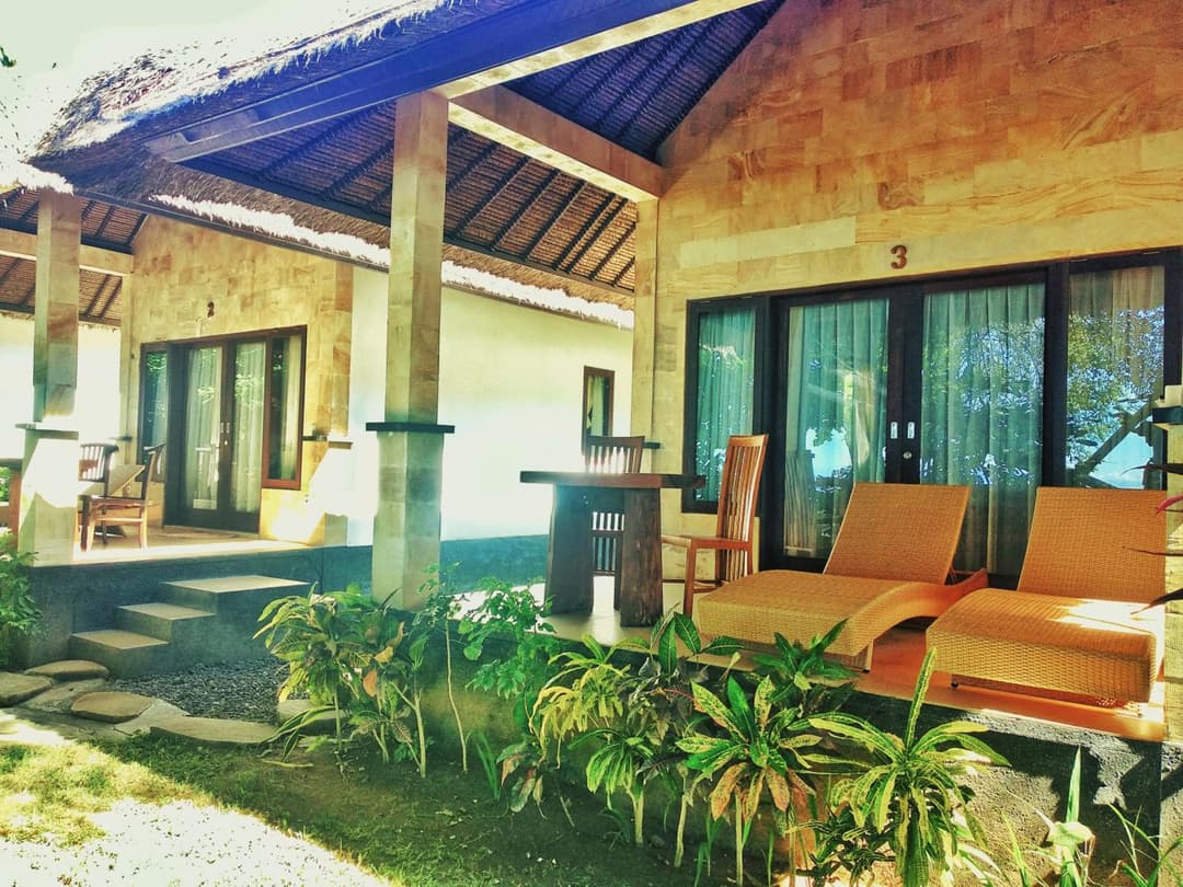 Jemeluk Beach Bungalows — photo 1 of 1
