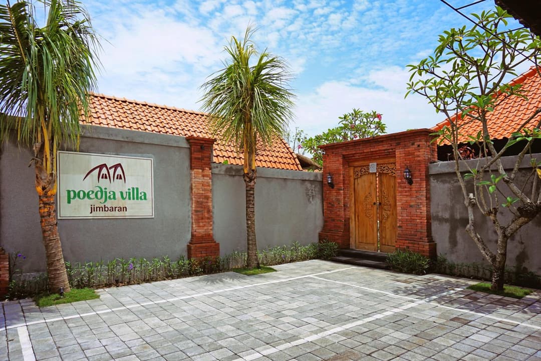 Poedja Villa Jimbaran — photo 1 of 33