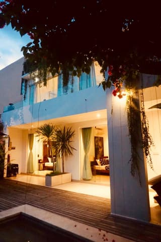 Villa Saffira, Seminyak - Pool, Garden, Rooftop - Walk to Beach and Cafes!