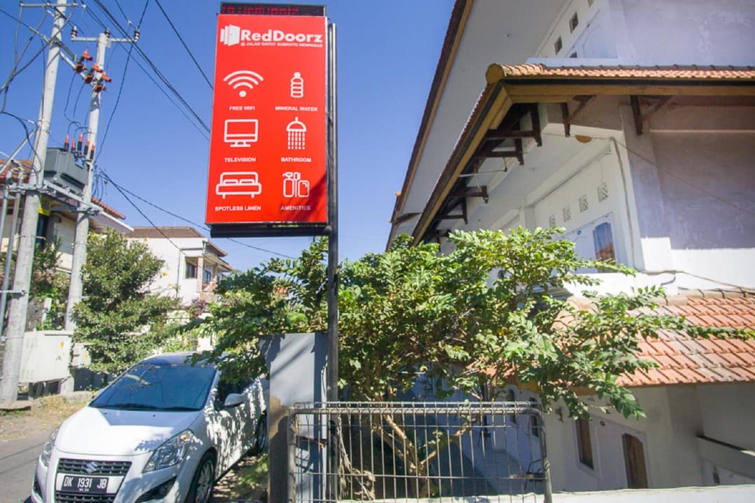 RedDoorz @ Jalan Gatot Subroto Denpasar — photo 1 of 22
