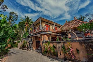 SARI SEDANA HOME STAY