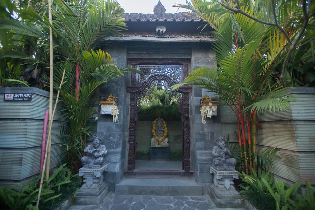 Jirna House — photo 1 of 29