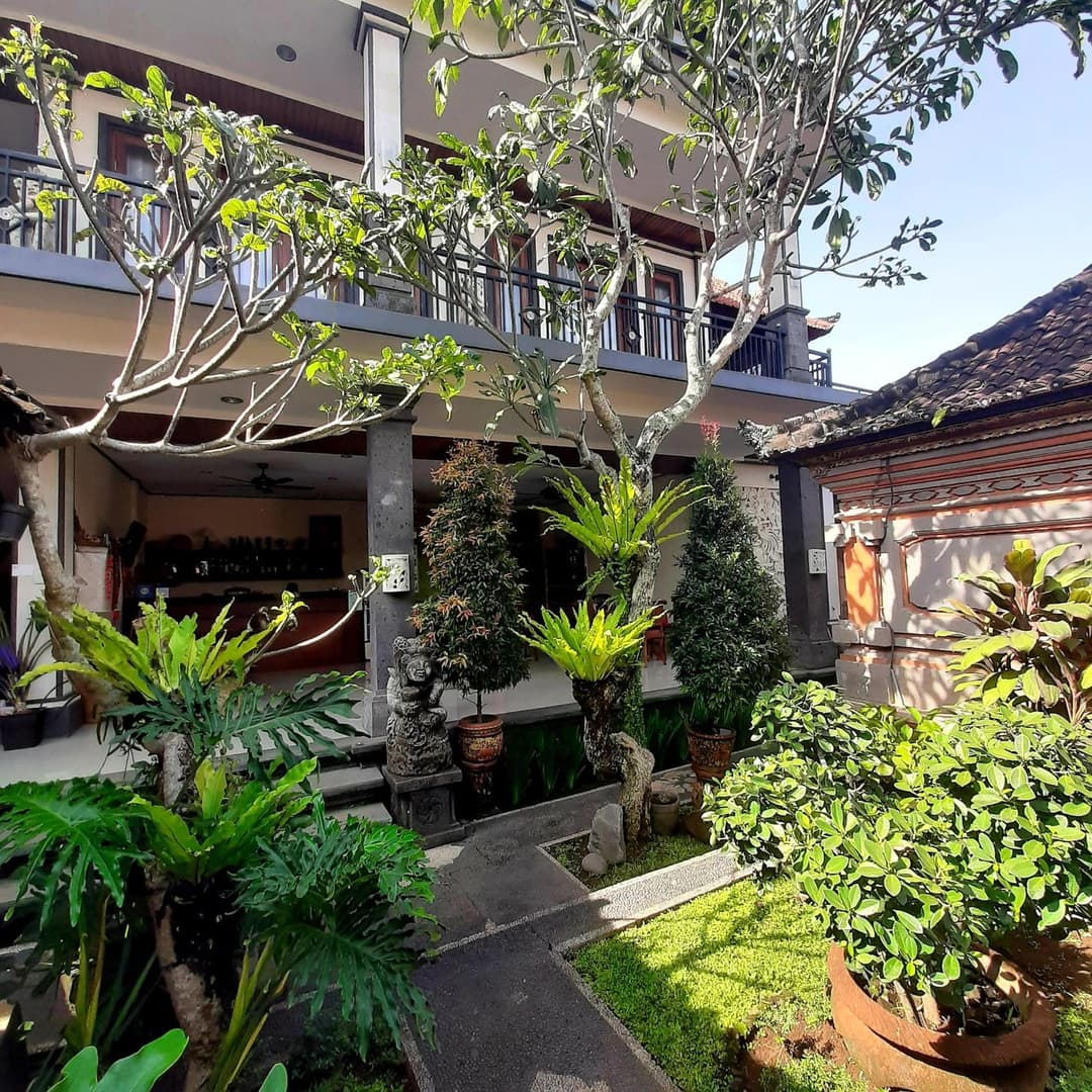 Odah Ayu Guest House — photo 1 of 47