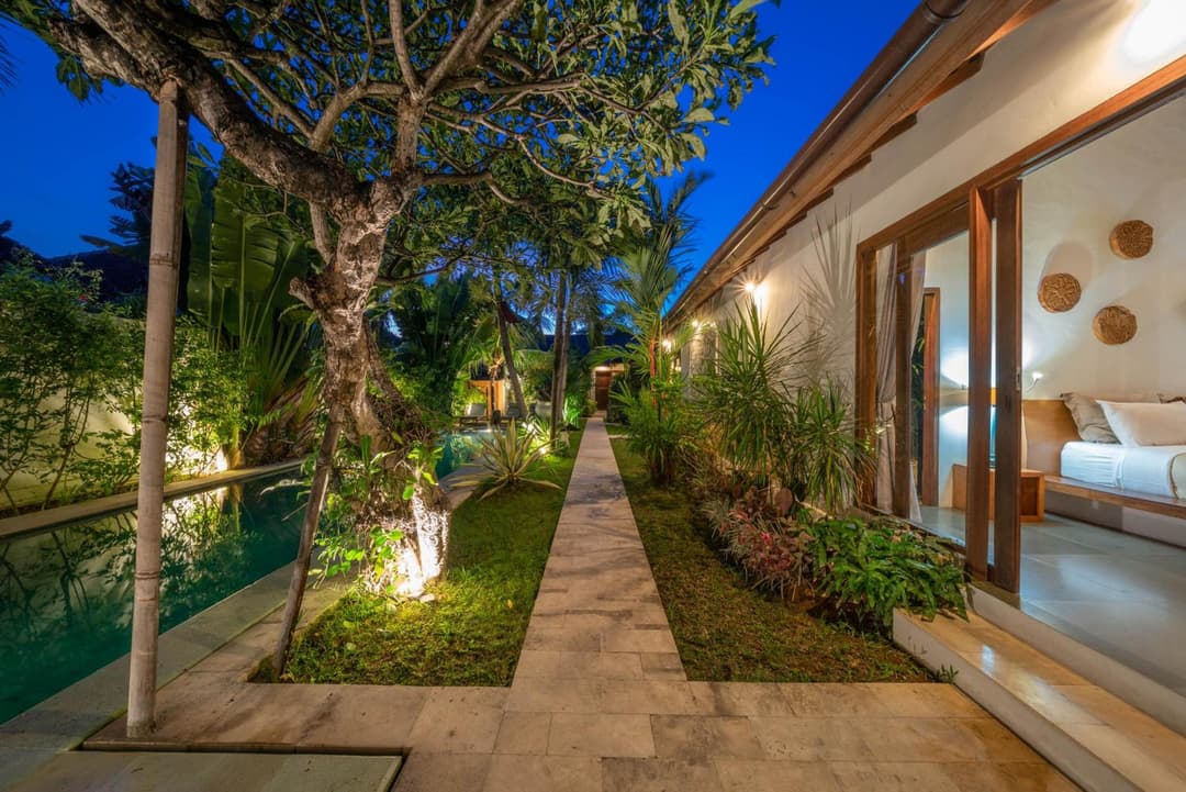 Villa Teman - Luxury 4BR Villa in Central Seminyak - HUGE POOL — photo 1 of 100