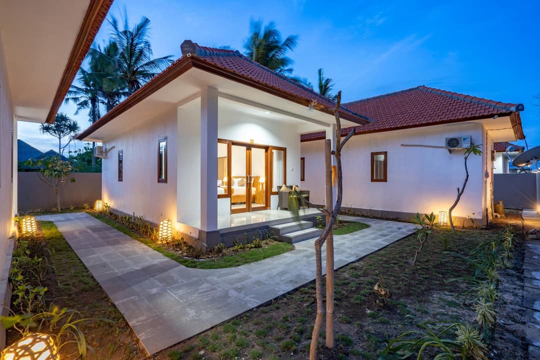 Nusa Indah Onai Hotel — photo 1 of 46