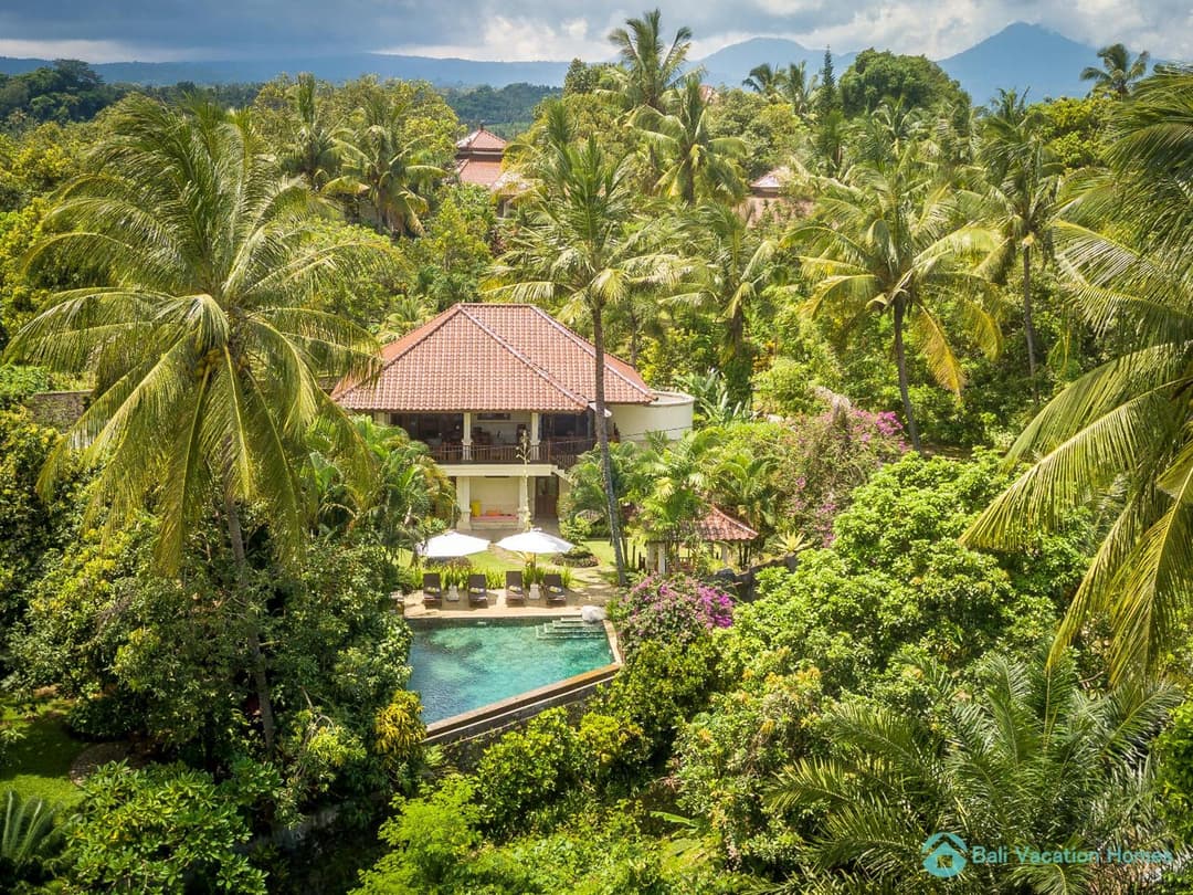Treasure of Bali, 3BR villa, infinity pool, staff — photo 1 of 52