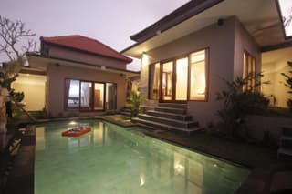 Ratna Villa