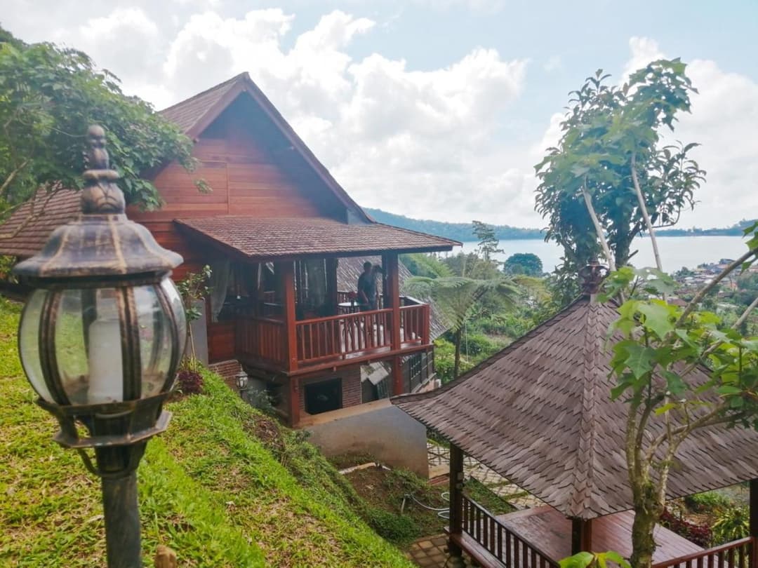 Flower Hill Villa Bali 'Villa Bukit Berbunga Bali' — photo 1 of 16