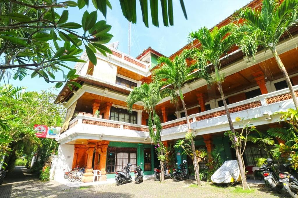 Bali Senia Hotel — photo 1 of 17