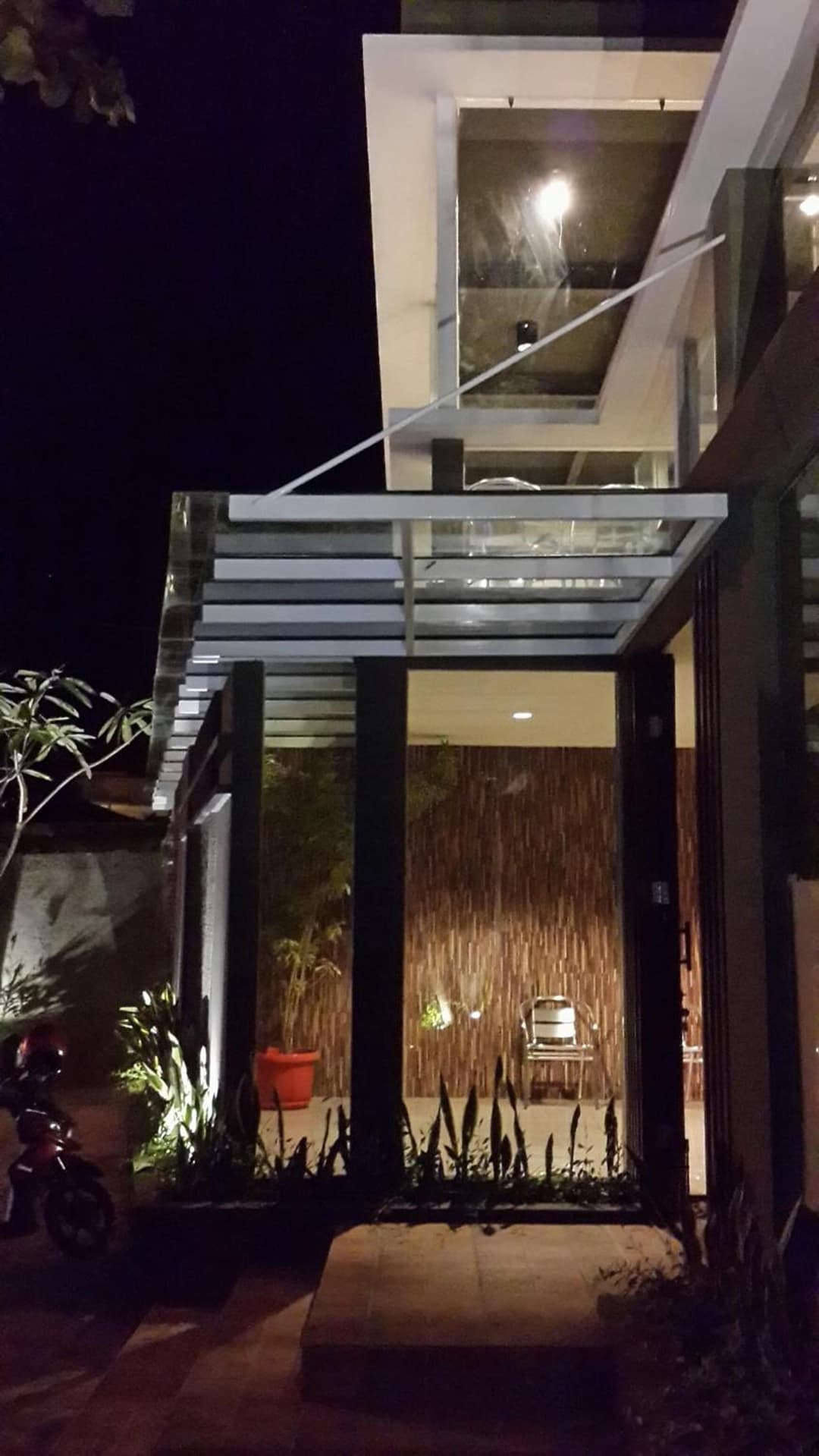 White Rock Lodge — photo 1 of 1