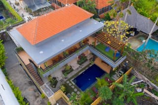 Anik Homestay