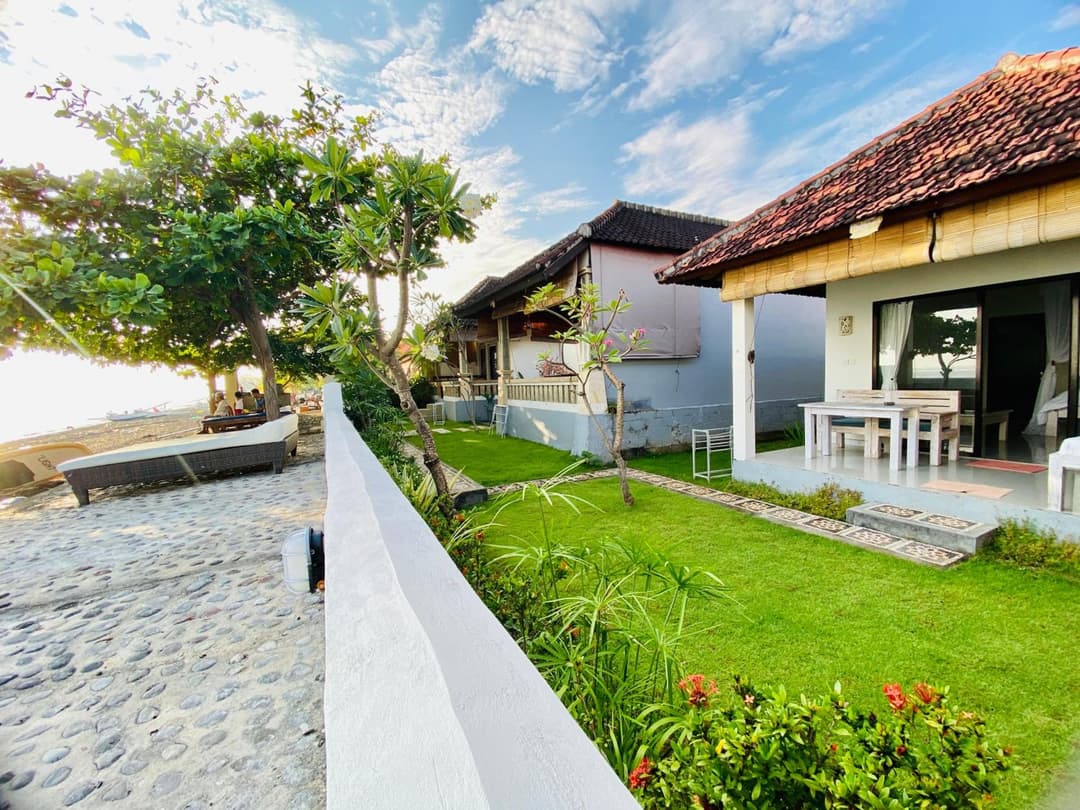Solaluna Beach Homestay — photo 1 of 61