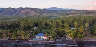 Air Sanih Beach Villa