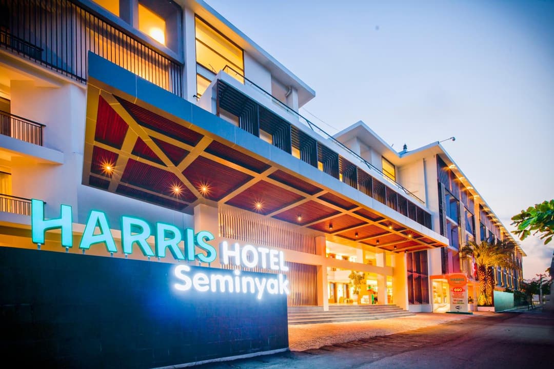 HARRIS Hotel Seminyak — photo 1 of 54