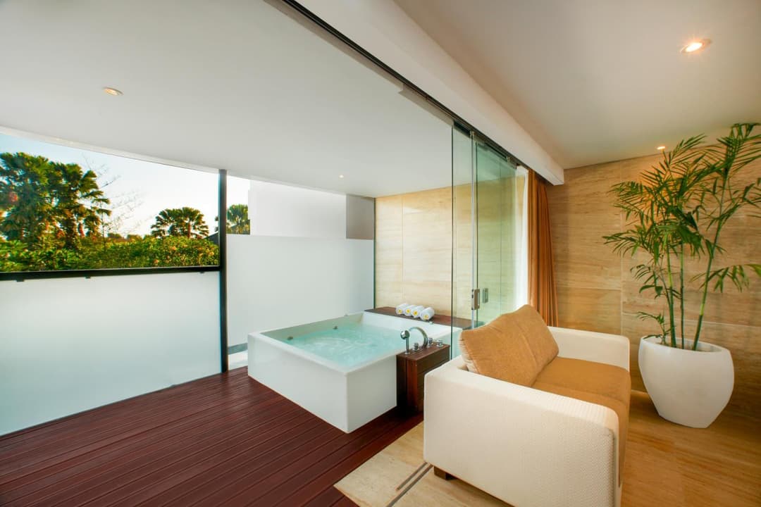 de Vins Sky Hotel Seminyak — photo 1 of 82