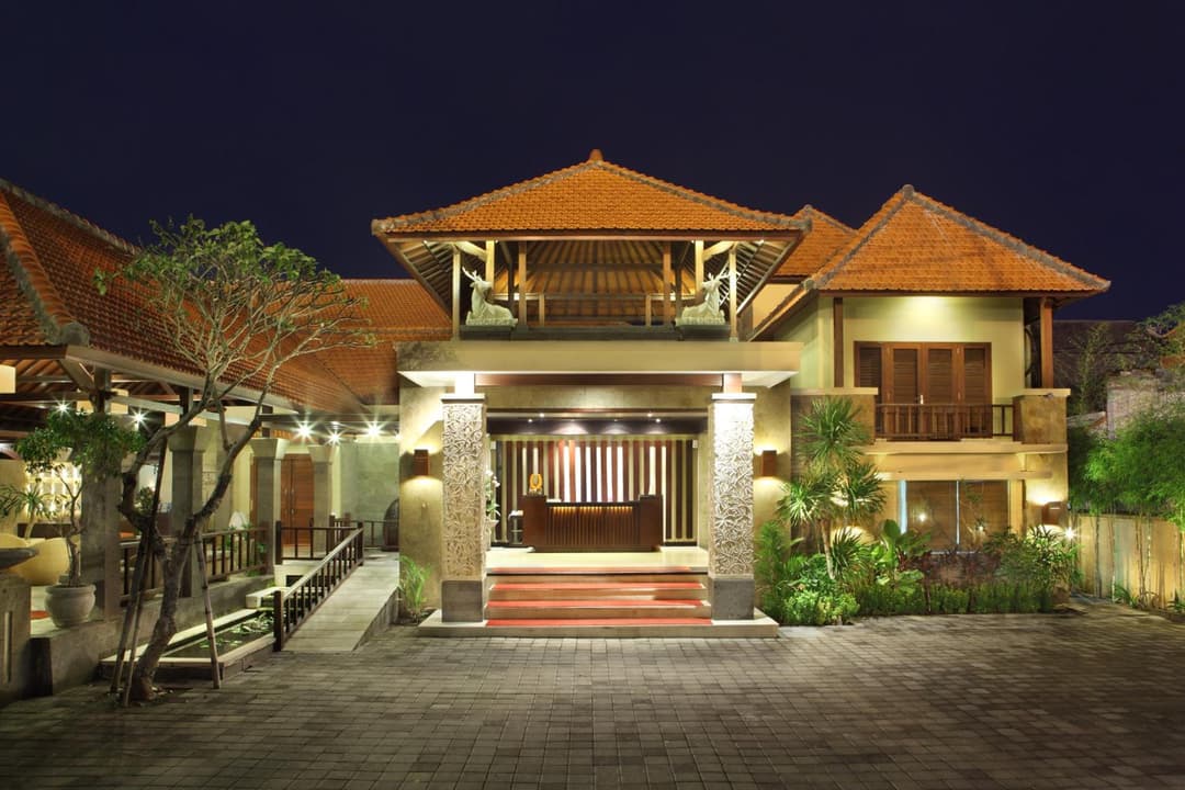 Adhi Jaya Hotel — photo 1 of 42