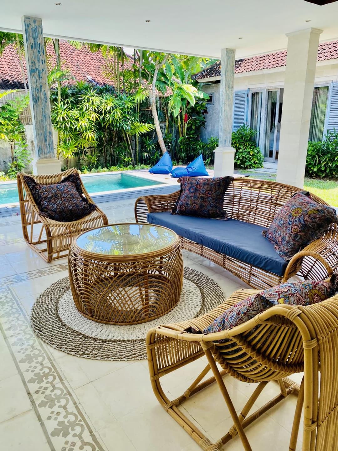 Villa Biru - 500m Batubelig beach — photo 1 of 37