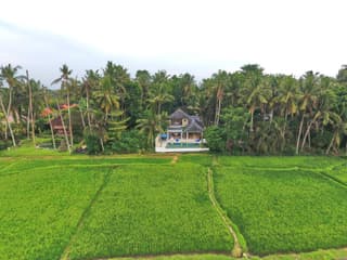 Villa Balinese Luxurious Elegance