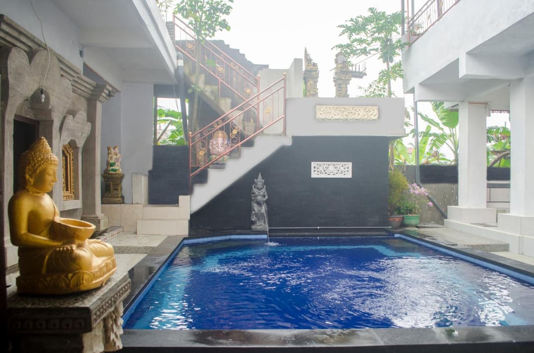Kabera Bungalow 1 — photo 1 of 17