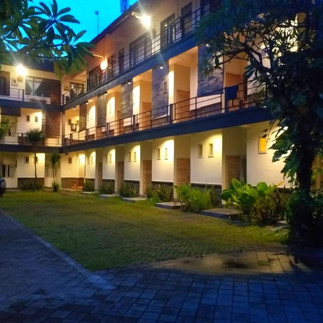 Urbanview Hotel Wayan Mansion — photo 1 of 5