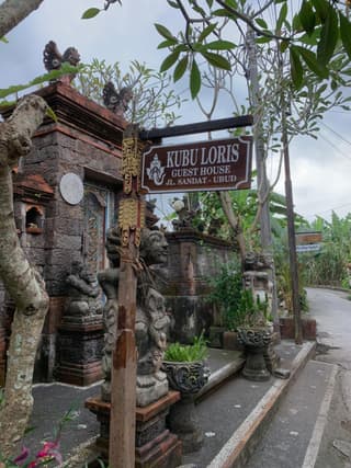 Kubu Loris Residence