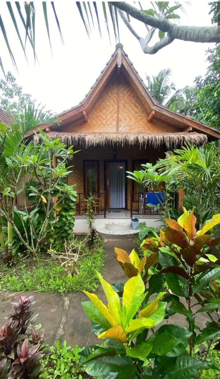 Kubu Artha Bungalow Nusa Penida — photo 1 of 33