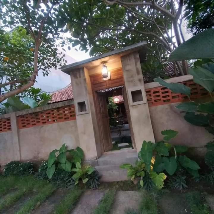 Klotok Surf Shack — photo 1 of 19