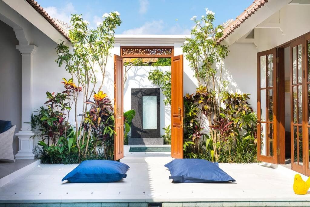 Villa Sintra - 2 BR luxury in tranquil location, walk to beach — photo 1 of 1