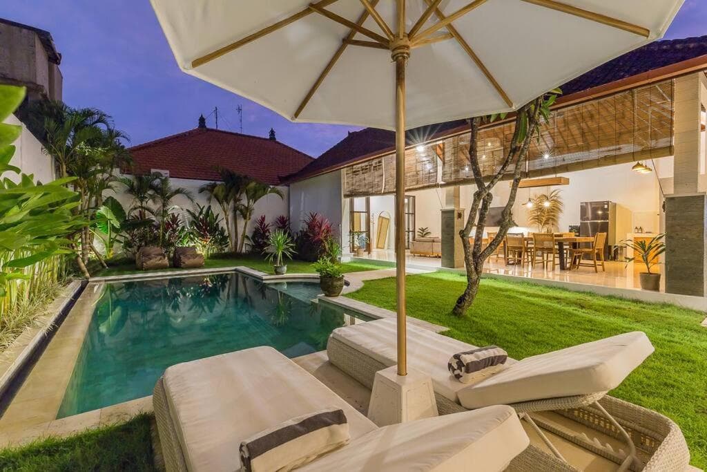 Charming 3 Bedrooms Villa Beach Walking Distance — photo 1 of 1
