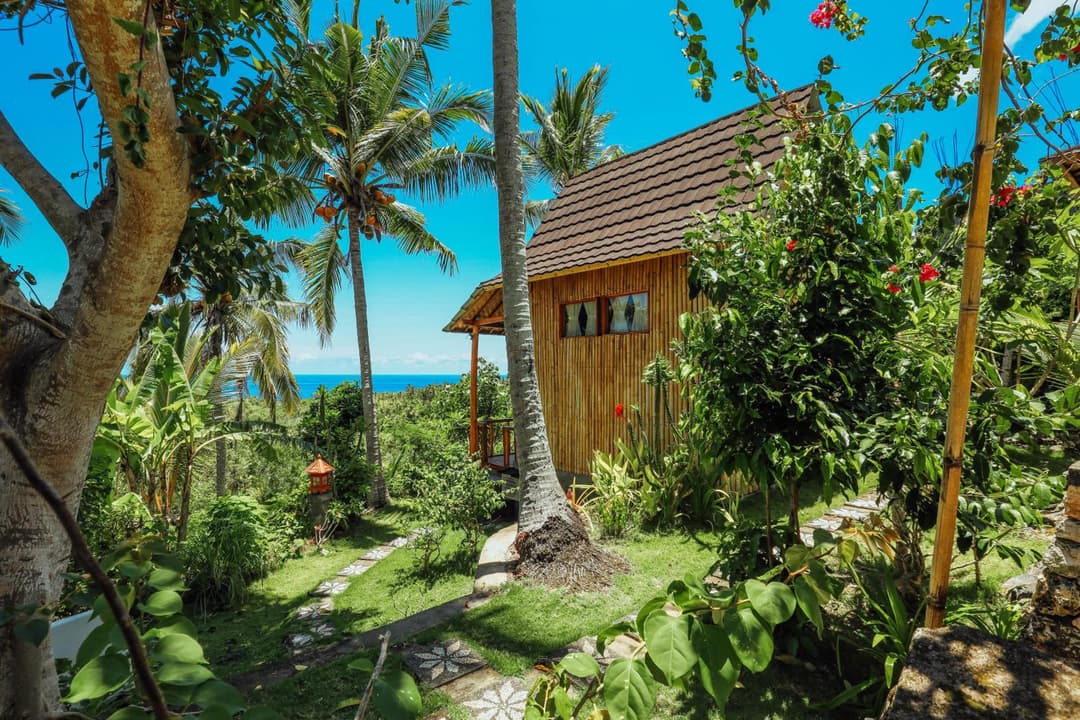 Atuh Forest Cottage — photo 1 of 43