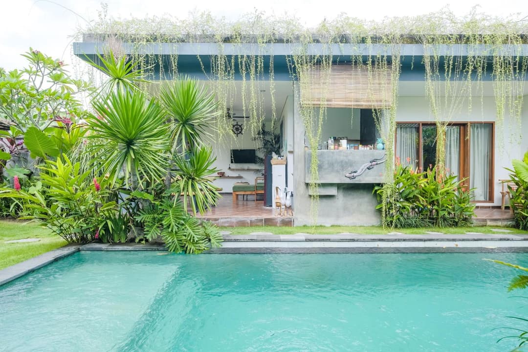 The Kumpi Bali by The Lavana — photo 1 of 42