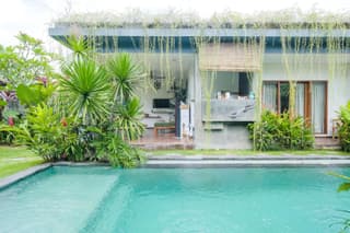 The Kumpi Bali by The Lavana