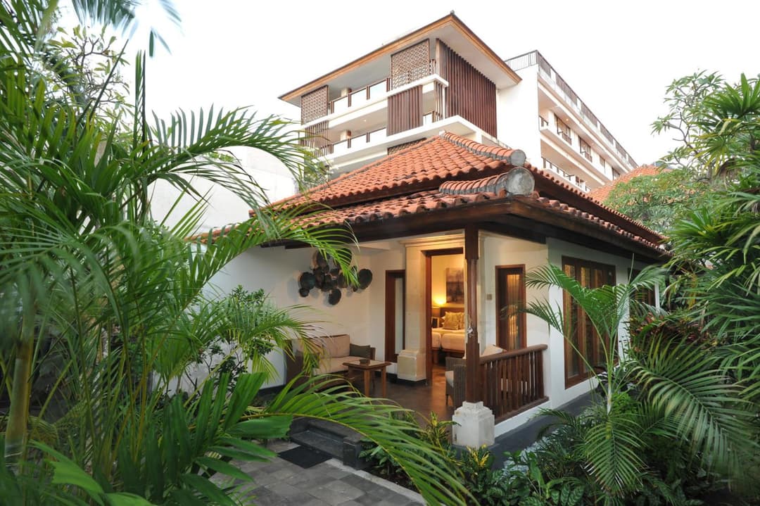 Puri Raja Hotel — photo 1 of 34