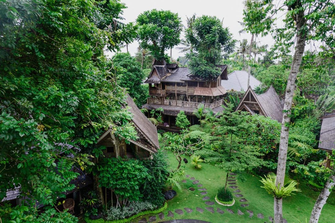 Green Tree House Villa Ubud — photo 1 of 55