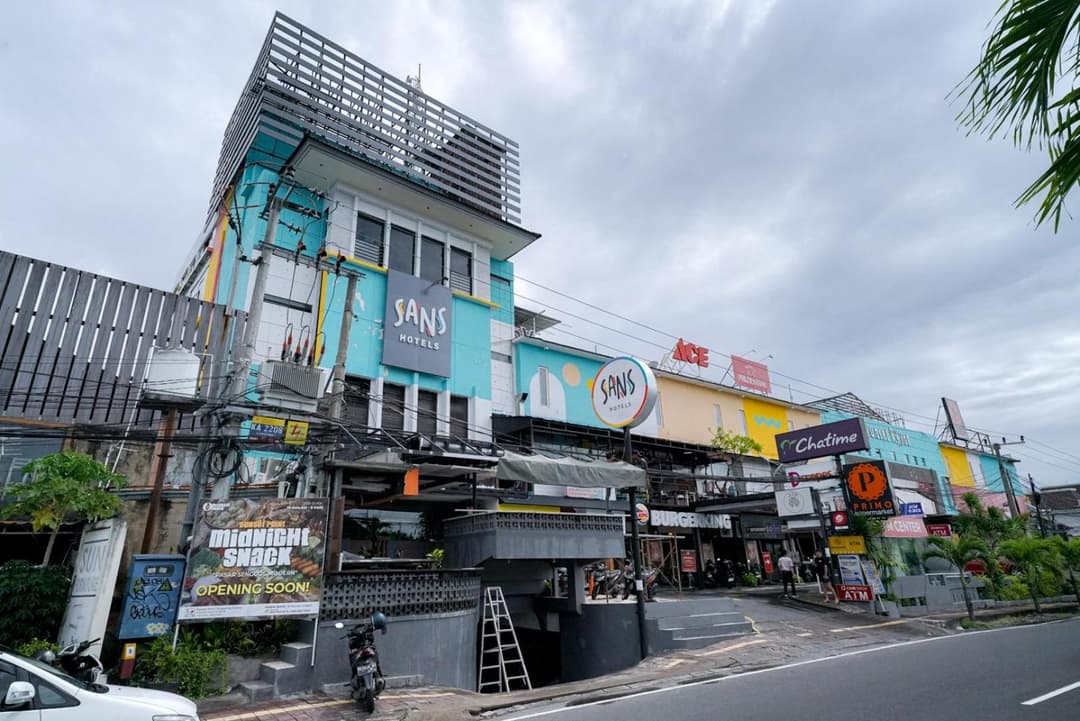 Sans Sunset Point Seminyak — photo 1 of 63