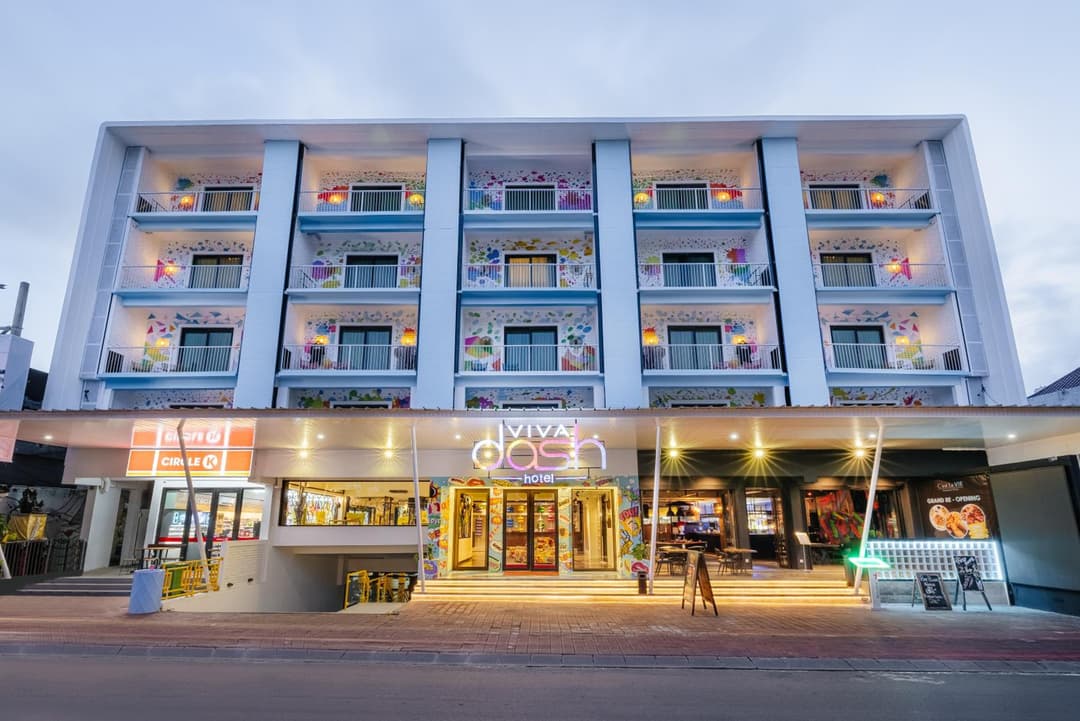 Viva Dash Hotel Seminyak — photo 1 of 56