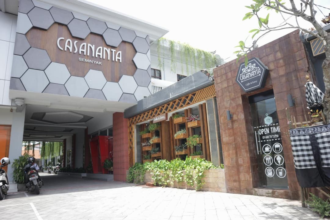 Casananta Seminyak — photo 1 of 73