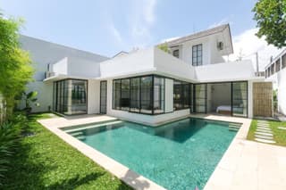 Lady Swan Villa