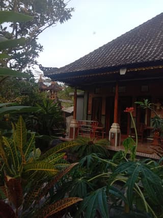 Khailash Warung and Home Stay