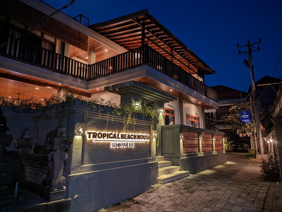 Tropical Beach House Bali — photo 1 of 45