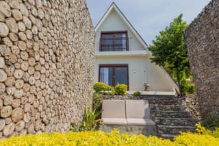 Kabeh Jati Garden Villa & Restaurant