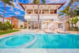 Villa Dublin - Luxury 5 BDR w Jacuzzi & Pool