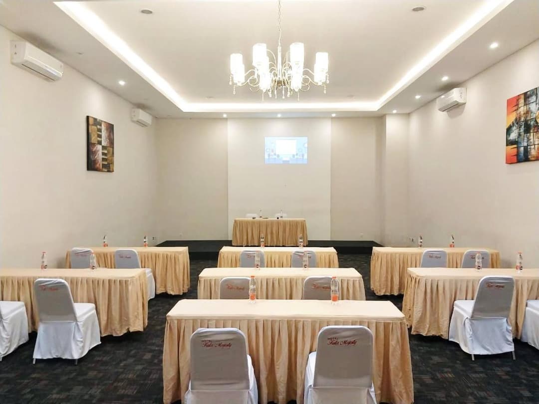 Kuta Majesty Hotel — photo 1 of 34