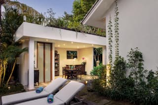Room & Vespa 3 - Relaxing Stay Center Seminyak