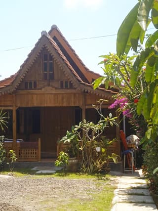 Kayu Tua Villa
