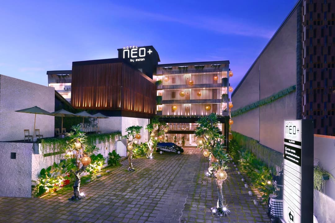 Hotel NEO+ Kuta Legian by ASTON — photo 1 of 29